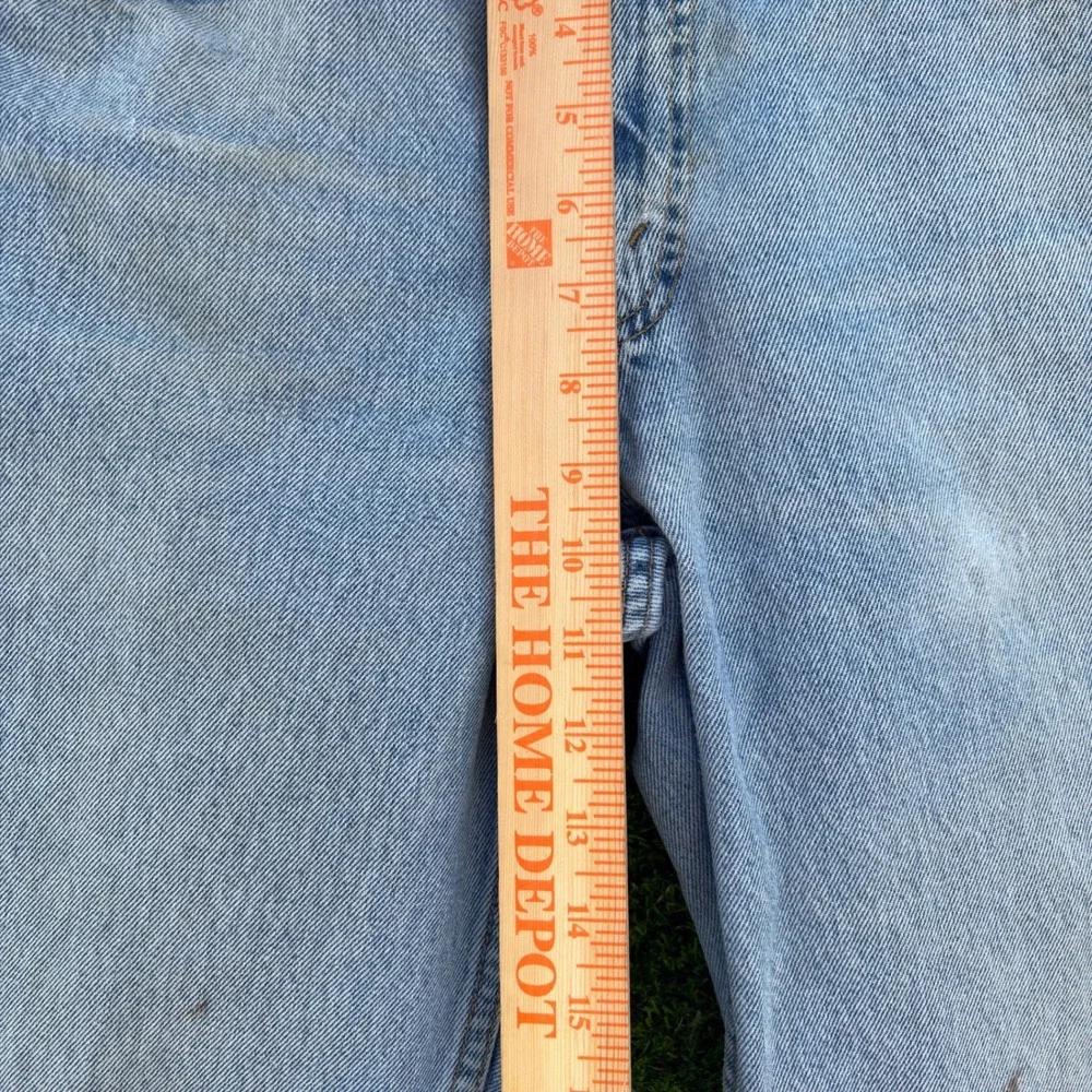 Vintage 90's Levi's 550 Mens 30x30 Relaxed Tapered Light Wash Denim Jeans Frayed